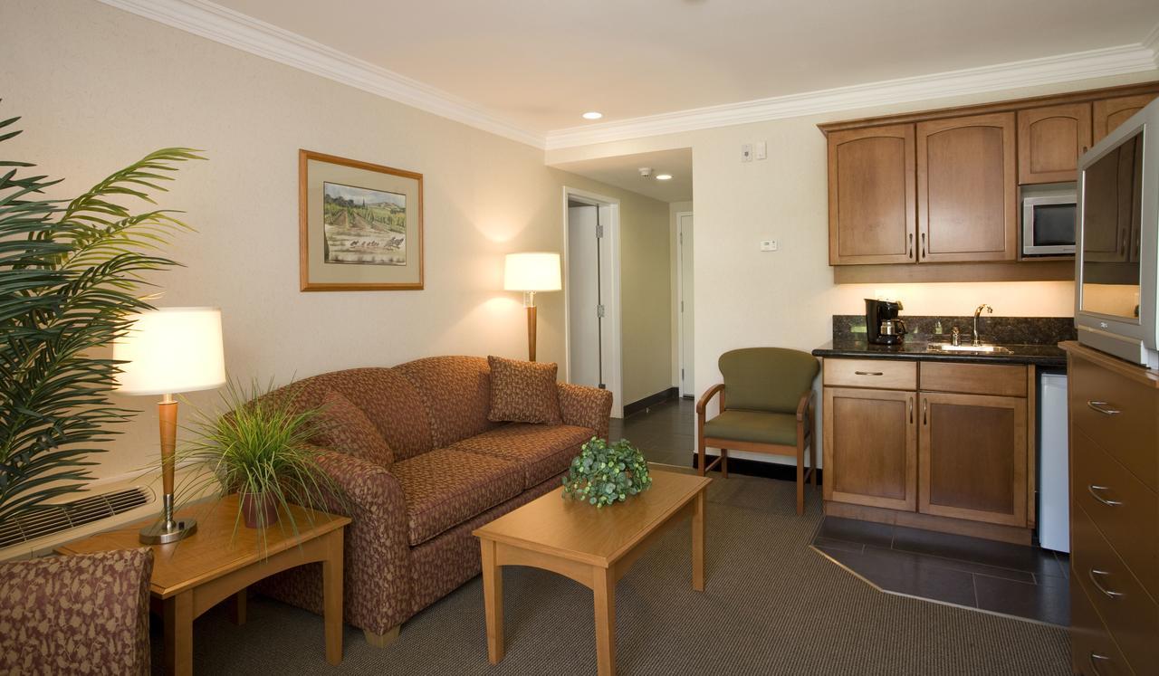 Best Western Plus Kelowna Hotel & Suites Quarto foto